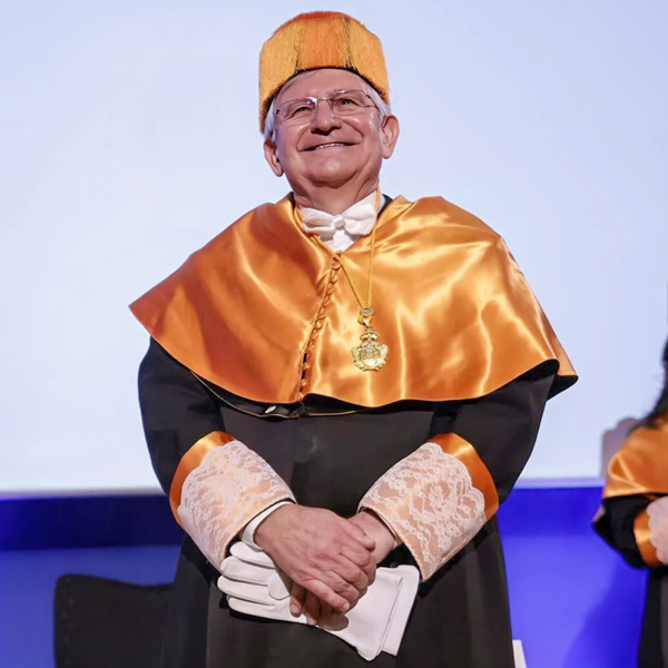 Rafael Repullo has been awarded an honorary doctorate by the University of Mlaga